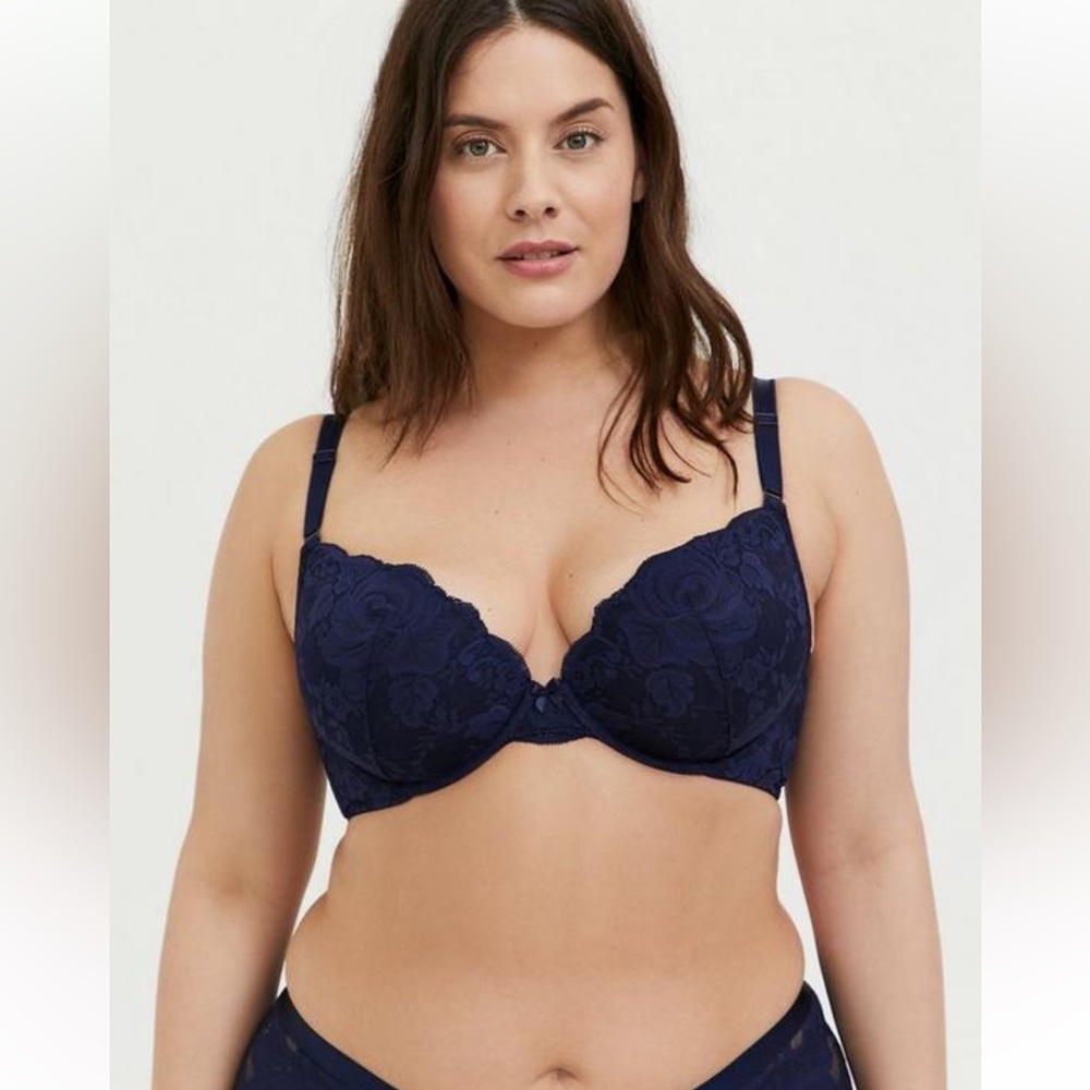 XO Plunge Push-Up Bra